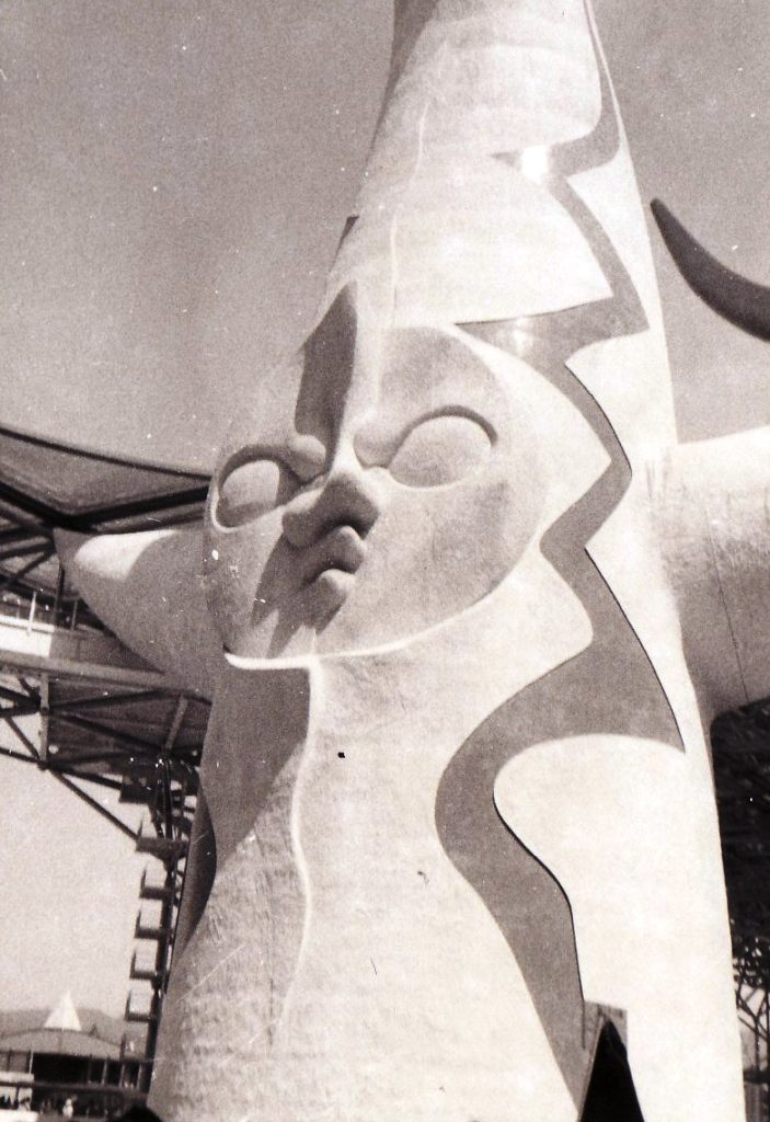 1970年大阪万国博覧会の象徴　太陽の塔
